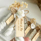 Tube Dragée Colombe personnalisée avec gravure sur bois, fleurs séchées et rose en papier, cadeau invité mariage